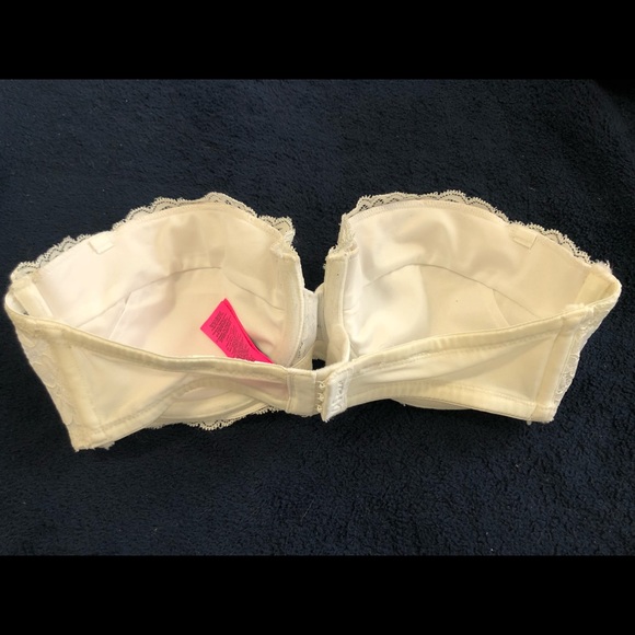 White La Senza bra - strapless - no straps included - Picture 2 of 3